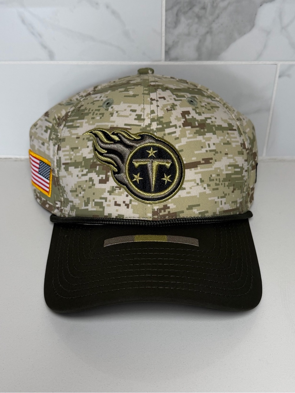 Tennessee Titans New Era 39THIRTY 2025 Salute To Service L/XL Flex Hat Cap NWT!